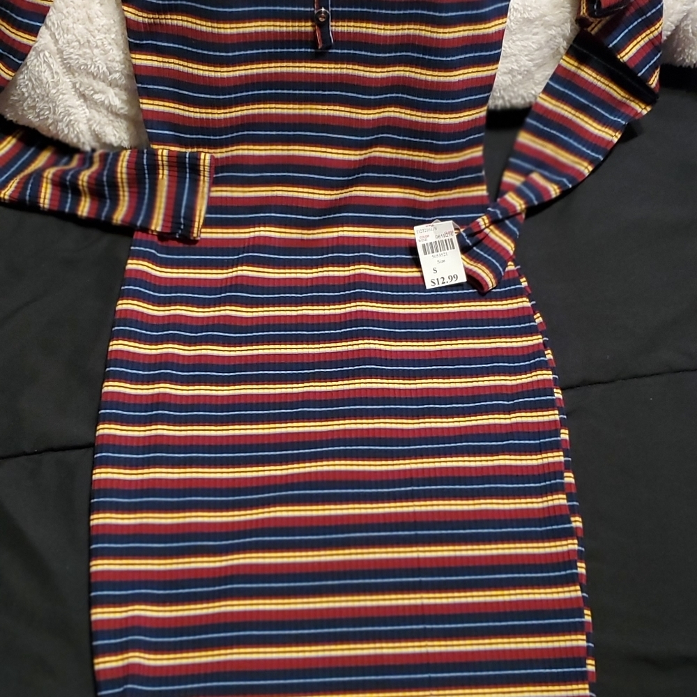 Dress - Picture 2 of 5